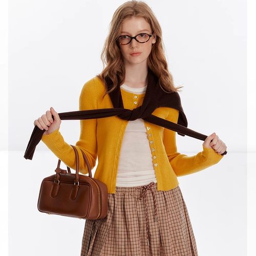 THREE GOOOD殷三吉（四色）30%绵羊毛闲暇时光圆领针织开衫 - 图1