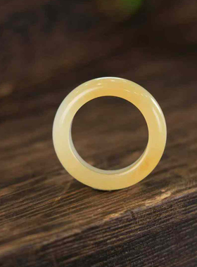 和田玉糖白俏色细圈女戒