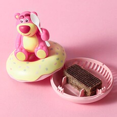 Ароматерапия украшения 名创优品迪士尼皮克斯开心烘焙店系列草莓熊车载风口香薰香氛摆件 Miniso