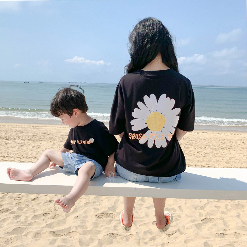 新款潮母子母女装夏季洋气短袖 恤 t 亲子装一家三口四夏装网红 2020 新款潮母子母女装夏季洋气短袖 恤 t 亲子装一家三口四夏装网红 2020