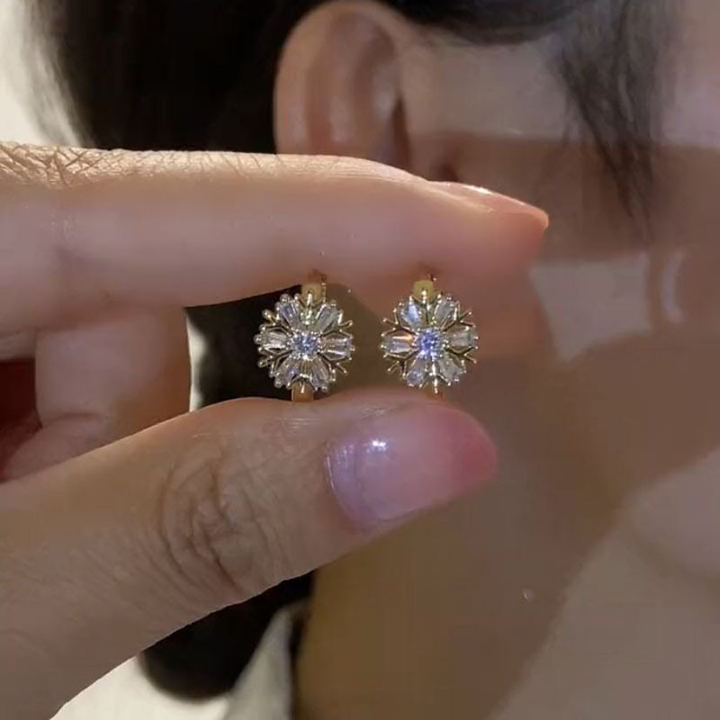 小众设计感雪花耳环小巧精致气质百搭锆石花朵耳扣女时尚轻奢耳饰,淘宝优惠券,粉丝福利购,淘宝优惠卷