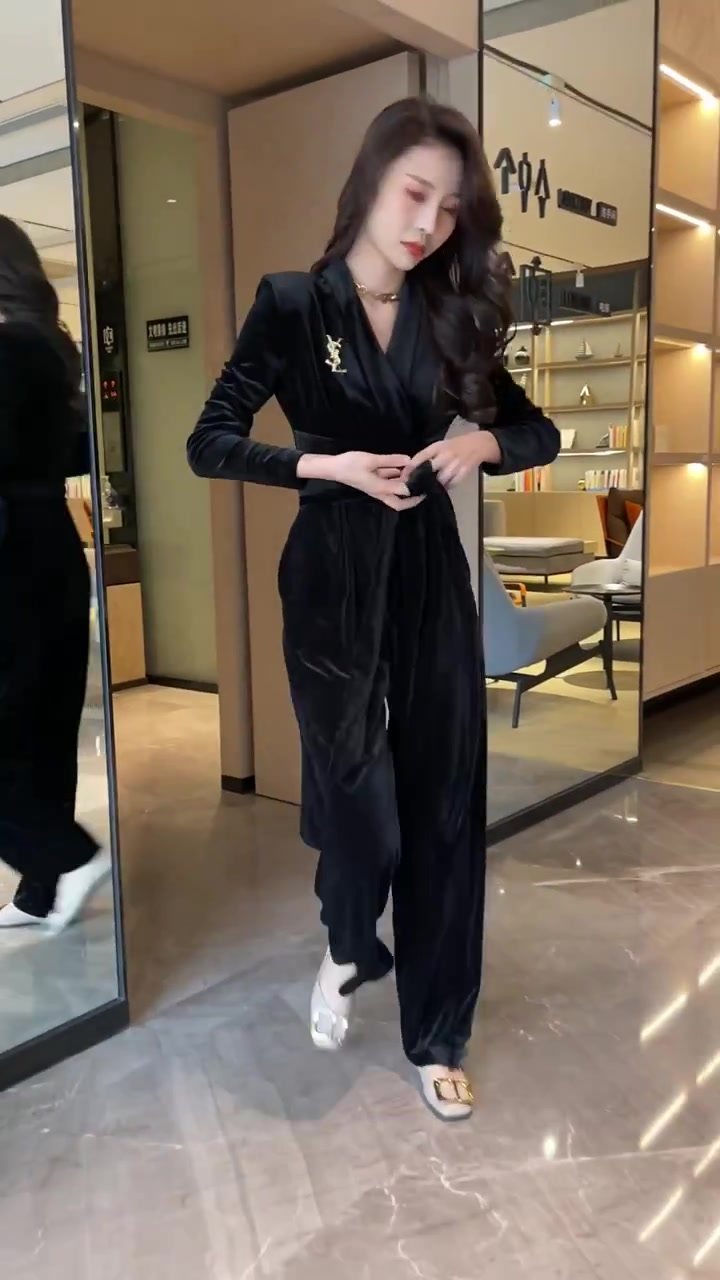 网红爆款金丝绒连体衣裤女2023年春季新款韩版显瘦长袖V领阔腿裤,淘宝优惠券,粉丝福利购,淘宝优惠卷