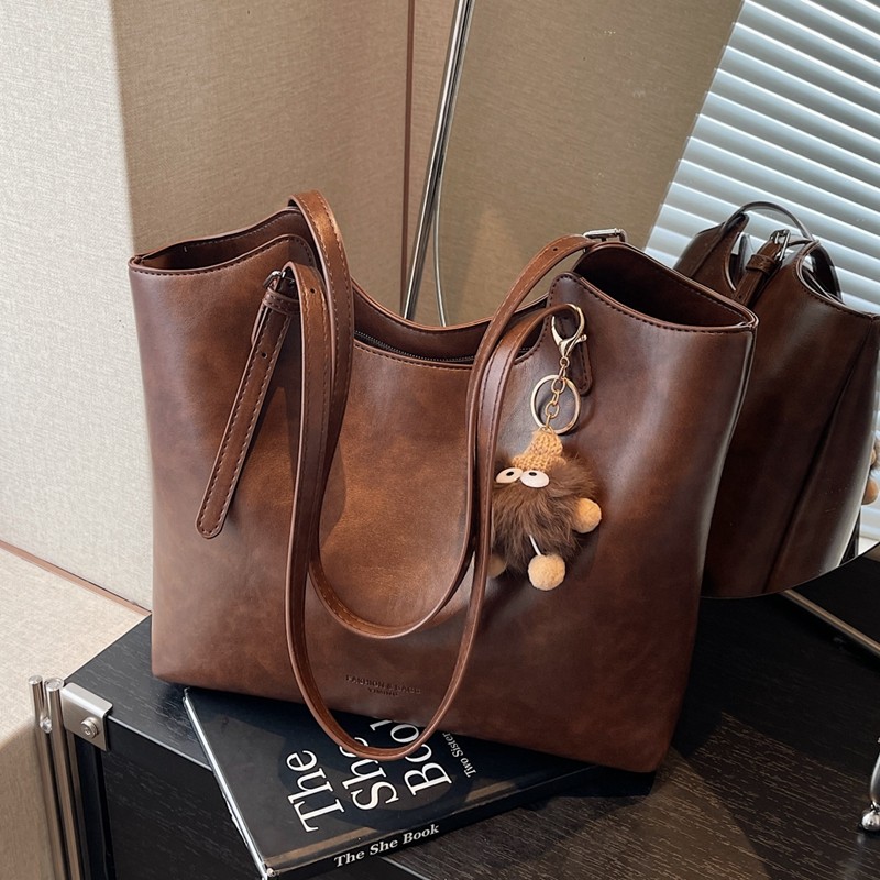 复古大容量包包女士2025新款潮秋冬高级质感单肩包百搭通勤托特包,淘宝优惠券,粉丝福利购,淘宝优惠卷