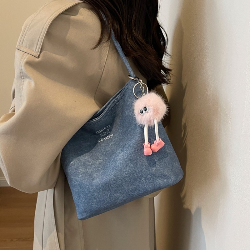 秋冬时尚休闲手提小包包女士2025新款简约百搭通勤单肩腋下水桶包,淘宝优惠券,粉丝福利购,淘宝优惠卷