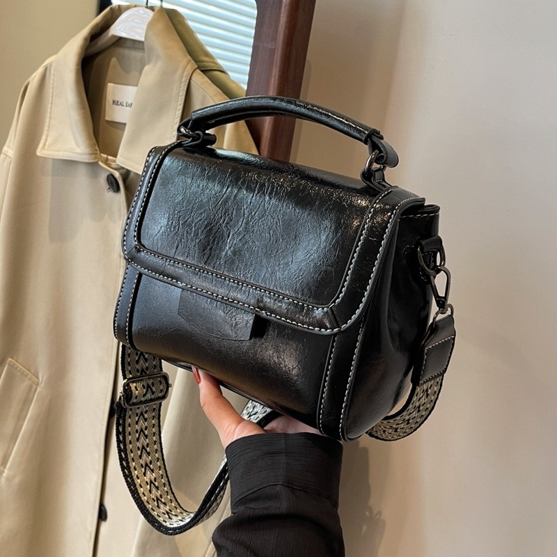 高级感包包女包2025新款时尚百搭宽肩带斜挎包通勤复古手提小方包,淘宝优惠券,粉丝福利购,淘宝优惠卷