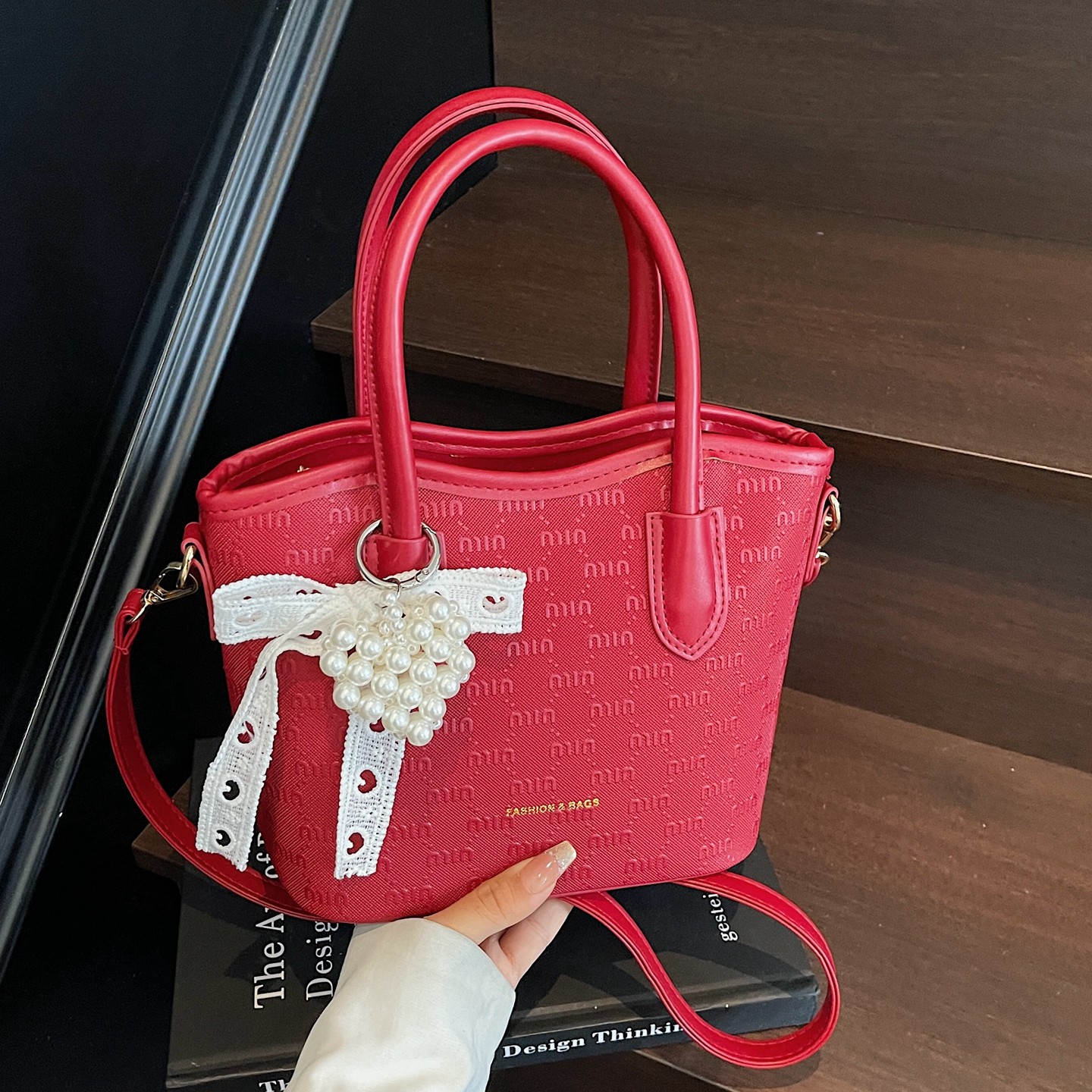 红色婚包女2025新款时尚洋气斜挎包结婚新娘手提水桶包伴娘伴手礼,淘宝优惠券,粉丝福利购,淘宝优惠卷