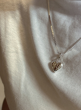 S925纯银韩版小众设计感敲面爱心吊坠空心工艺时尚简约基础款侧坠