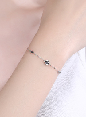 S925银玫瑰金色幸运四叶草天然红色玛瑙手链女情人节礼物黑石饰品