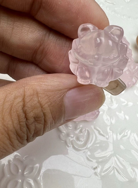 天然粉水晶九尾狐狸串饰可爱百搭雕刻件手工diy手链编绳粉晶配件