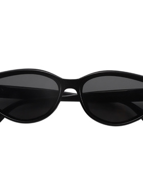 时尚潮流街拍墨镜高级感凹造型女