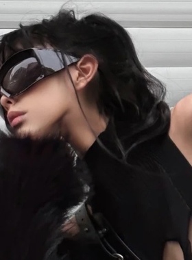 大片即视感Y2K大框连体全包围偏重粗框男士墨镜遮脸未来太阳眼镜