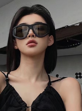 整个帅疯复古简约大框面具式墨镜遮脸小众太阳眼镜凹造型ins风潮