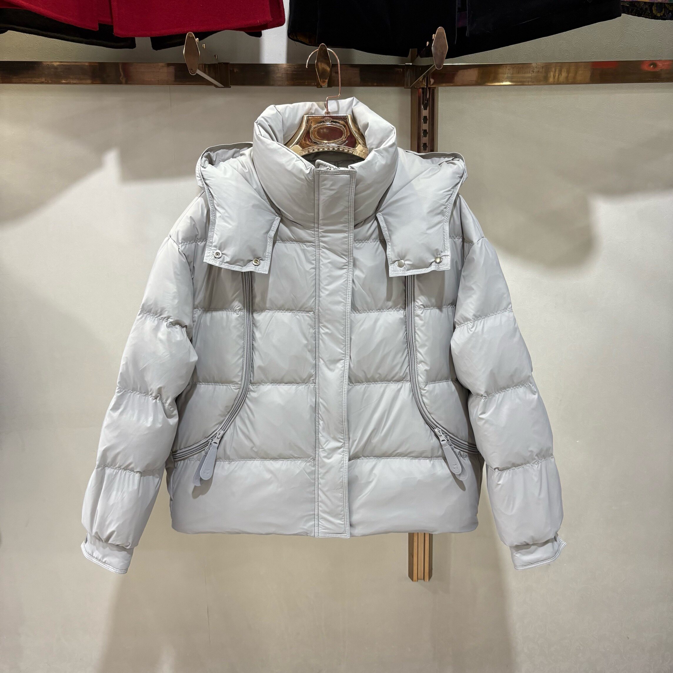 依菲2025B-9918专柜正品白鸭绒羽绒服女冬洋气加厚保暖面包服外套