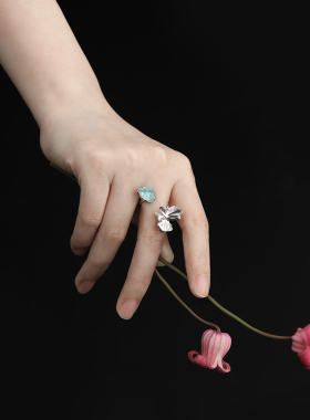 Differentyoung蝴蝶开口戒指高级