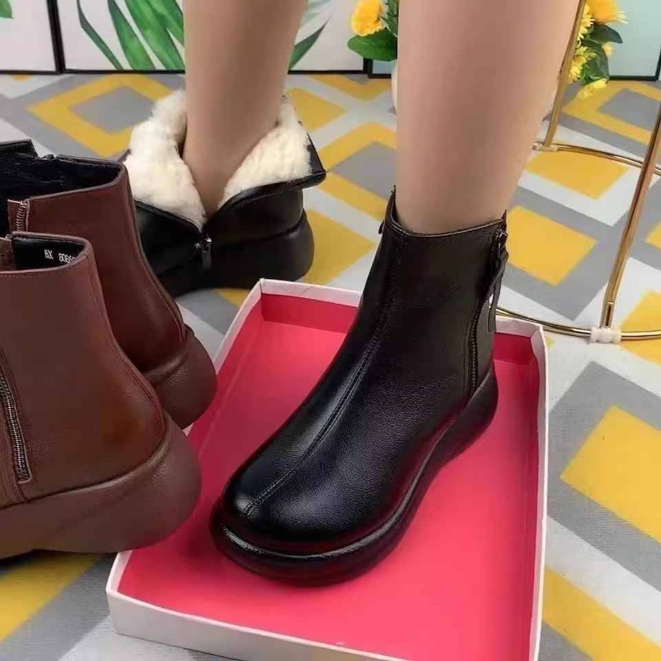 品牌鞋真皮马丁靴女2025年冬季新款皮毛一体厚底短靴软底妈妈棉鞋 - 图2