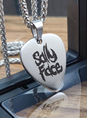 俏皮脸Sallyface吉他拨片项链