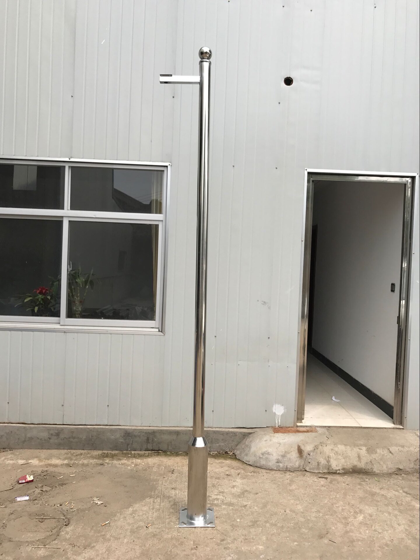 小区监控立杆1/2.5/3/3.5/4/5/6米不锈钢杆子摄像机枪机立柱/支架_虎窝淘