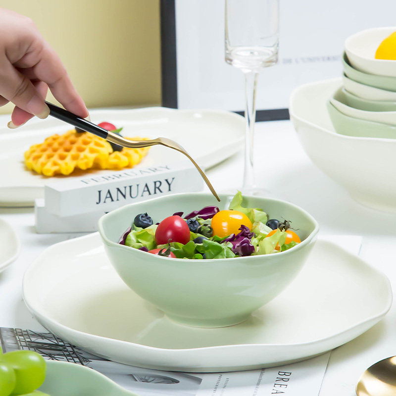 釉下彩奶油风餐具碗碟套装家用高温2025新款清新陶瓷套装盘子组合