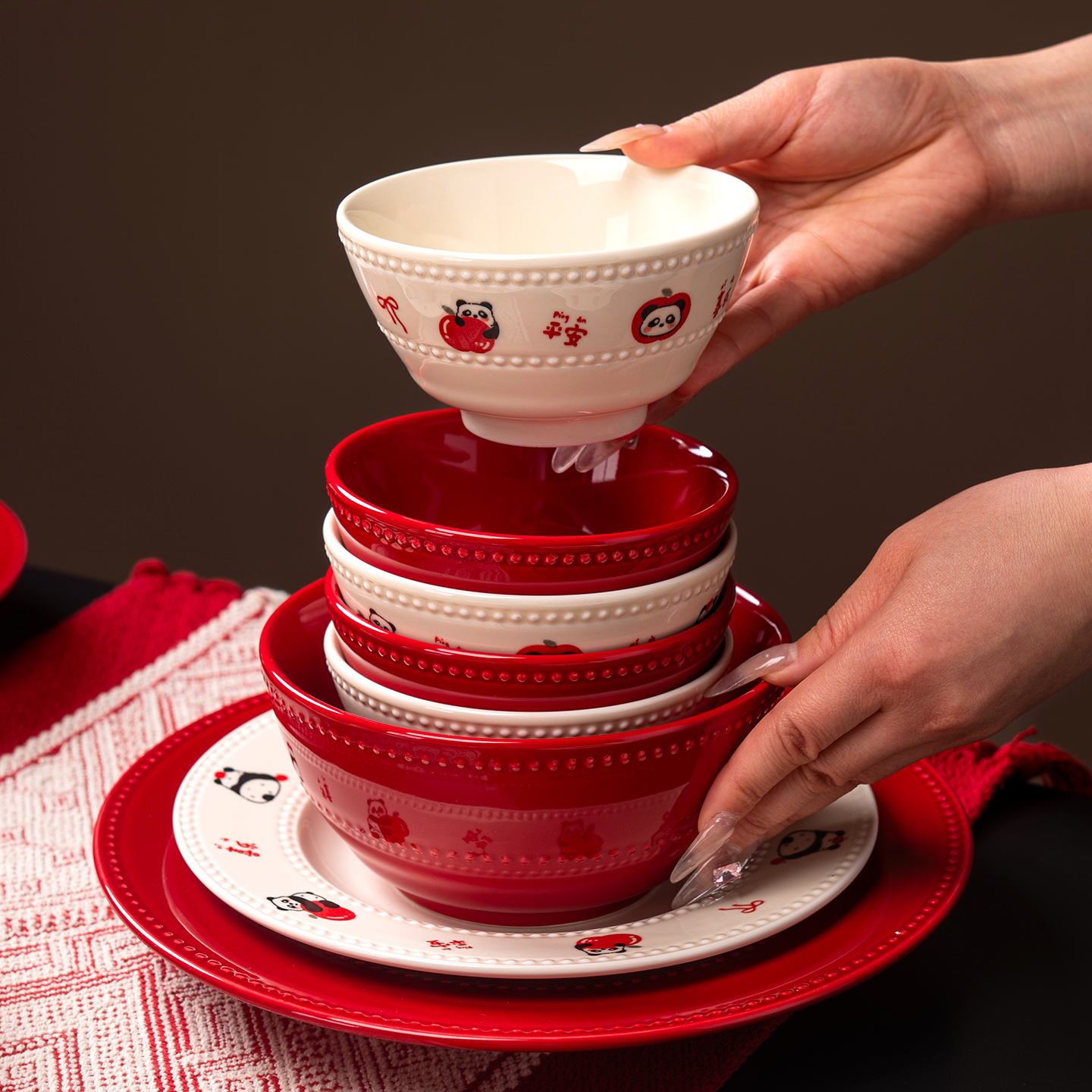 釉下彩2025新款碗碟套装家用现代简约风陶瓷餐具乔迁送礼饭碗盘子