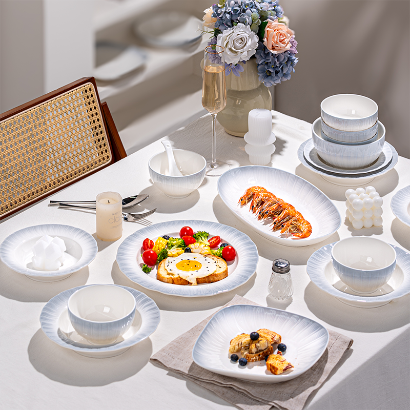 釉下彩2025新款碗碟套装家用轻奢高颜值陶瓷餐具乔迁新居碗具碗盘