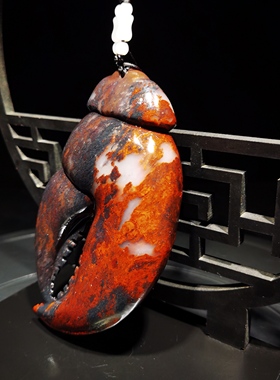 《抓钱手》鸡血玉雕件摆件新中式家居饰品礼品手中有钱手把件