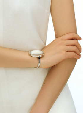 SUDROV素觉2026S/S新品 不一样的温柔 椭圆宝石系列海水贝壳手镯