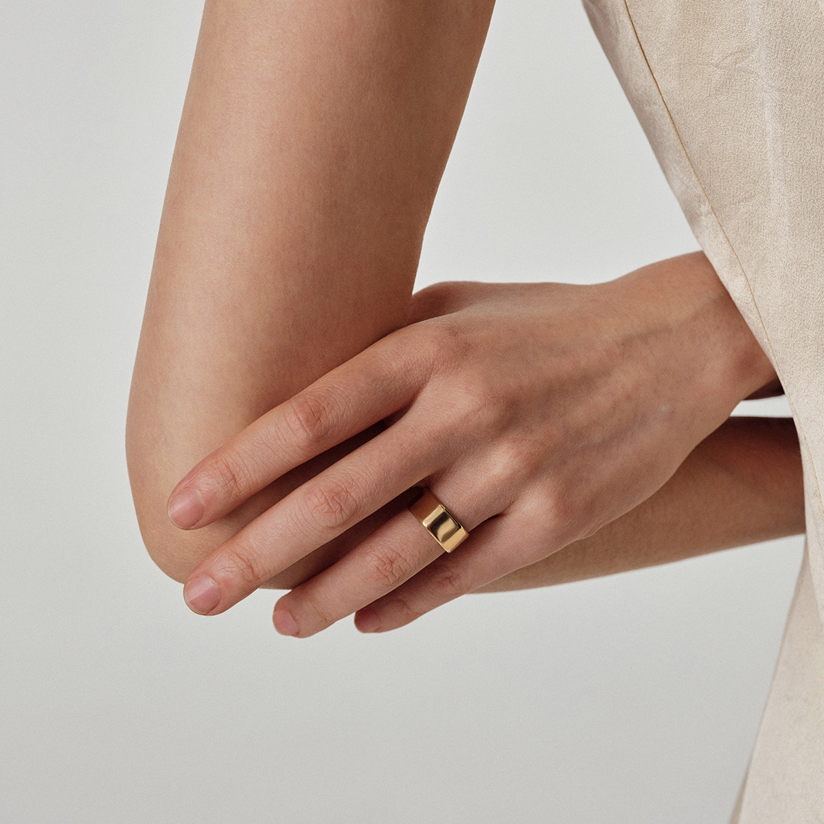 Sujue 2024 new minimalist design high-end 18K gold ring temperament light luxury ring for women