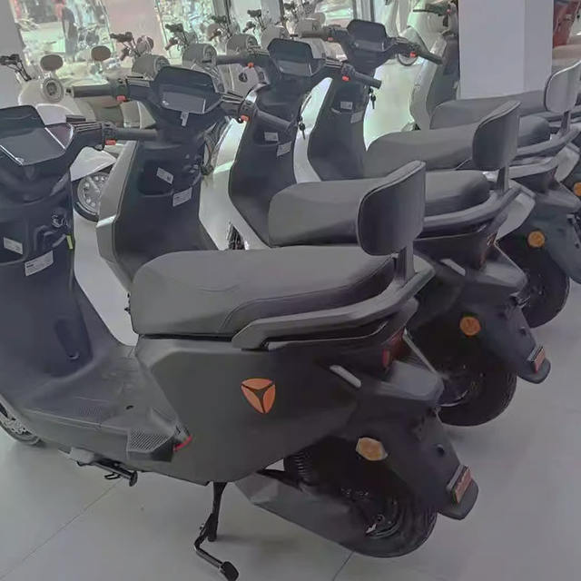 Suitable for Yadi electric vehicle T35 White Shark 70 White Shark 90 nylon one-piece rear armrest and backrest tail fin