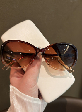 2026年新款大框太阳镜女士时尚防紫外线蛤蟆镜显脸小开车遮阳墨镜