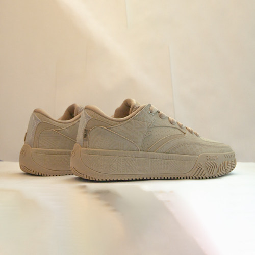 【凯里·欧文】同款安踏欧文Hélà CODE篮球文化板鞋男112541801 - 图0