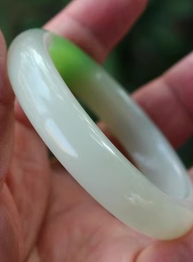 天然新疆和田玉翠青手镯