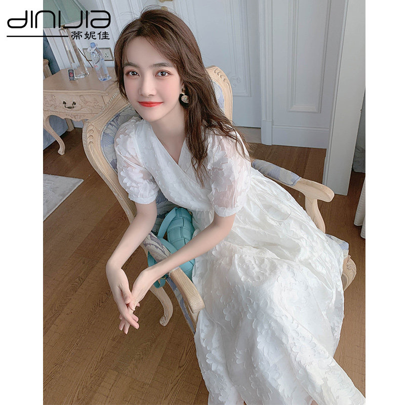 碎花连衣裙显瘦小雏菊夏装v领裙子 蒂妮佳连衣裙