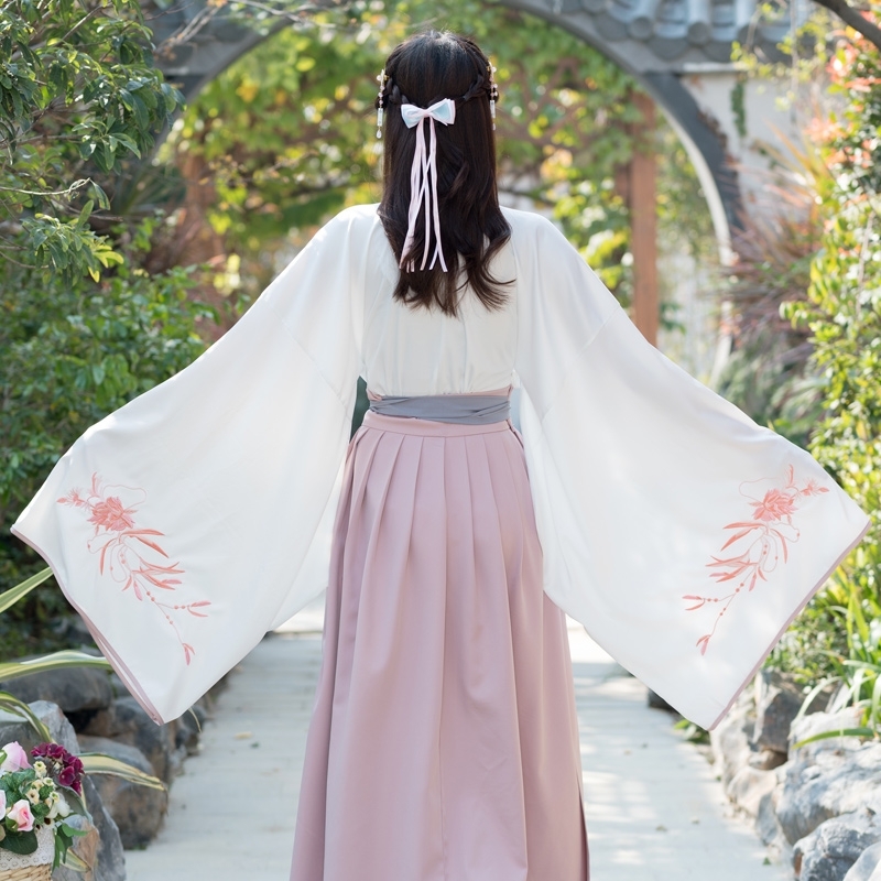 蜜糖依恋旗舰店春装实拍改良明制汉服女民族风刺绣日常交领两件套2