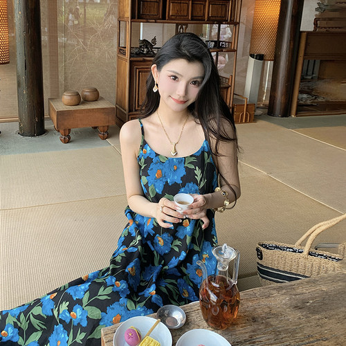 AMNANA法式沙滩裙气质显瘦碎花吊带连衣裙女夏宽松度假小个子长裙 - 图3