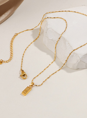 小金砖项链女钛钢不掉色小众设计感高级轻奢小金条锁骨链百搭颈链