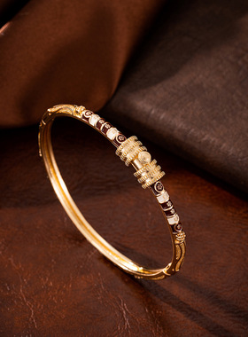 古法宫廷风金色滴油卡扣手镯
