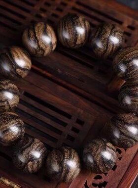 正品菩萨棋沉香老料手串1