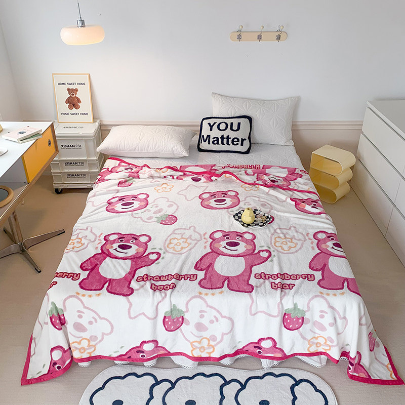 迪士尼草莓熊可爱休闲牛奶绒毛毯 星晴休闲毯/毛毯/绒毯