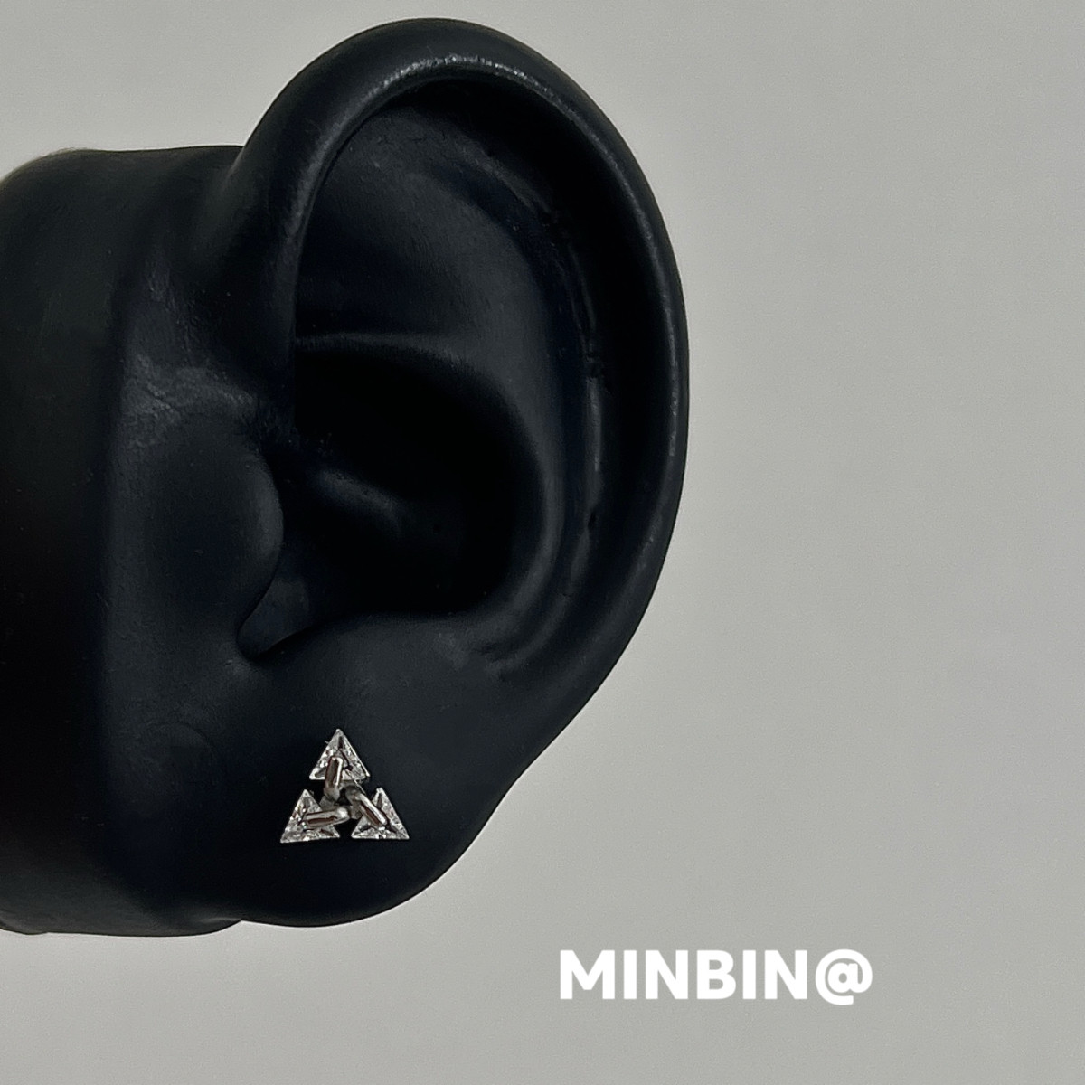 钛钢锆石三角形耳钉男士高级感冷淡风小众设计感嘻哈耳环女耳饰潮,淘宝优惠券,粉丝福利购,淘宝优惠卷