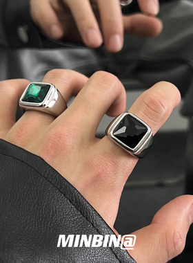 多色方形宝石戒指高级感