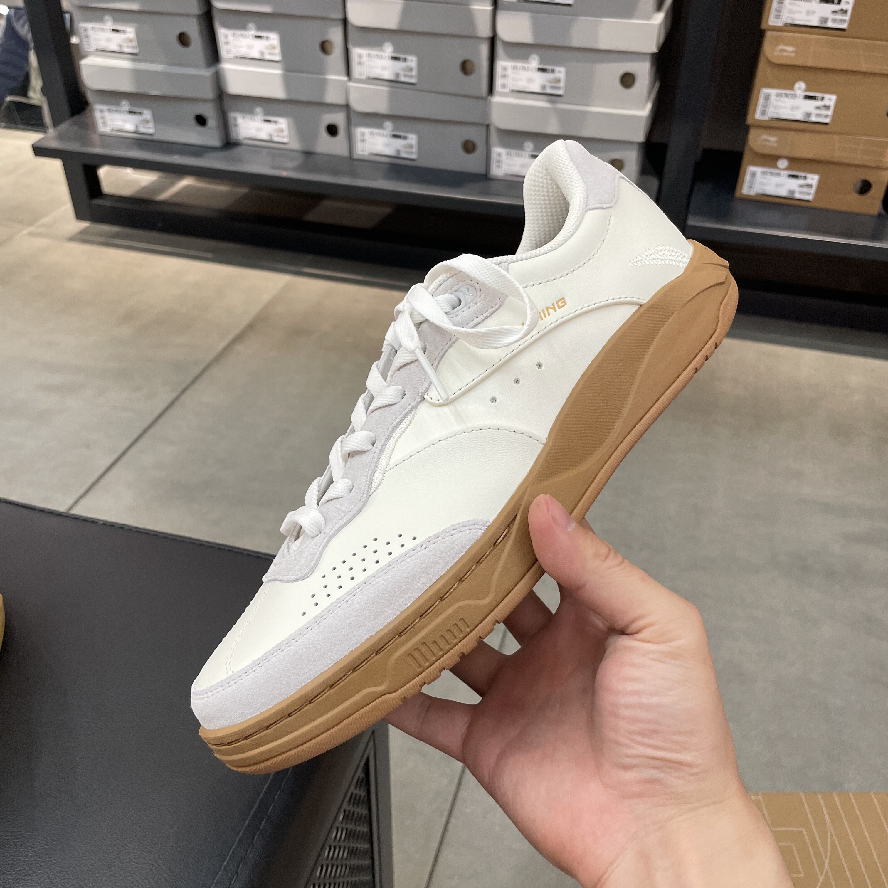 李宁休闲鞋 2025冬季新品和光男子舒适软弹时尚经典运动鞋AGCV385,淘宝优惠券,粉丝福利购,淘宝优惠卷