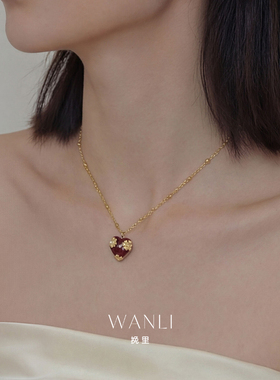 挽里复古酒红爱心珍珠锁骨链