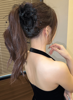 牡丹花羽毛超大号抓夹子女2024新款奢时尚鲨鱼夹后脑勺上档次发饰