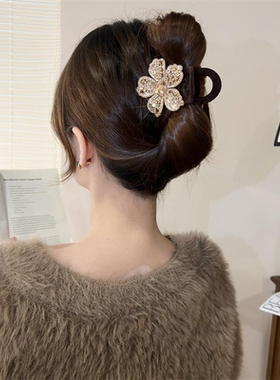 闪钻花朵中号抓夹清冷感女秋冬高级感精致后脑勺盘发发饰2024新款