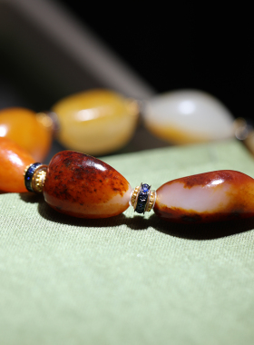 新疆和田玉籽料独籽无修原石手串