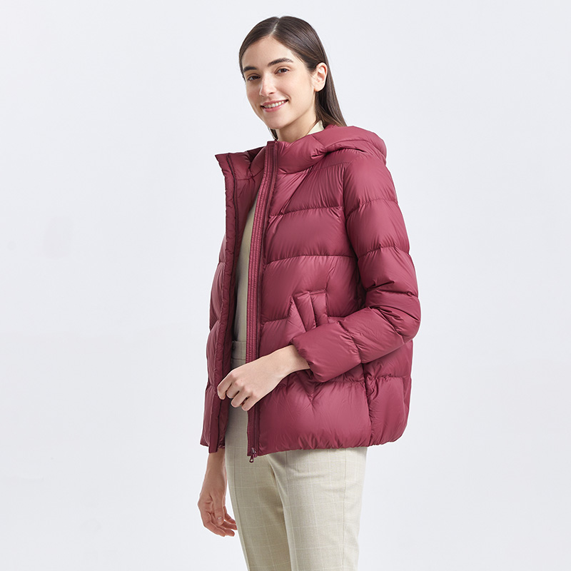 TB211336 2021 坦博尔冬装羽绒服女士短款 新款时尚连帽轻薄显瘦外套 TB211336 2021 坦博尔冬装羽绒服女士短款 新款时尚连帽轻薄显瘦外套