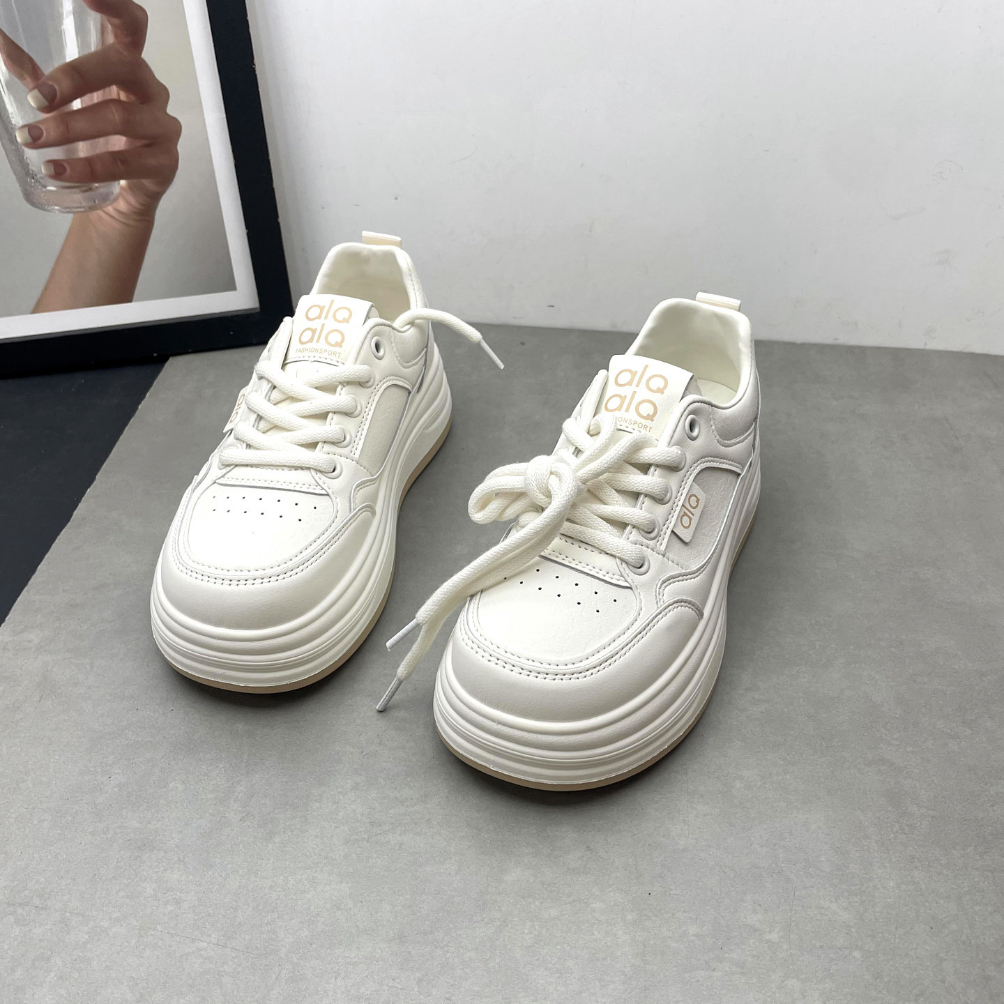 2026春季新款休闲小白鞋圆头深口系带增高厚底轻便时尚女单鞋板鞋,淘宝优惠券,粉丝福利购,淘宝优惠卷