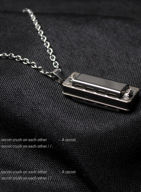 小众可吹出新款百搭情侣毛衣链