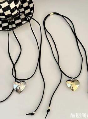 银色爱心项链毛衣链秋冬女轻奢小众锁骨链配饰高级感网红爆款吊坠