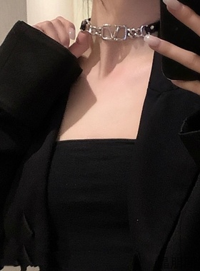 黑色女款皮项链个性复古
